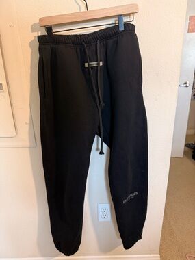 Fear of God Essentials Black Sweatpants Joggers Size Large Logo